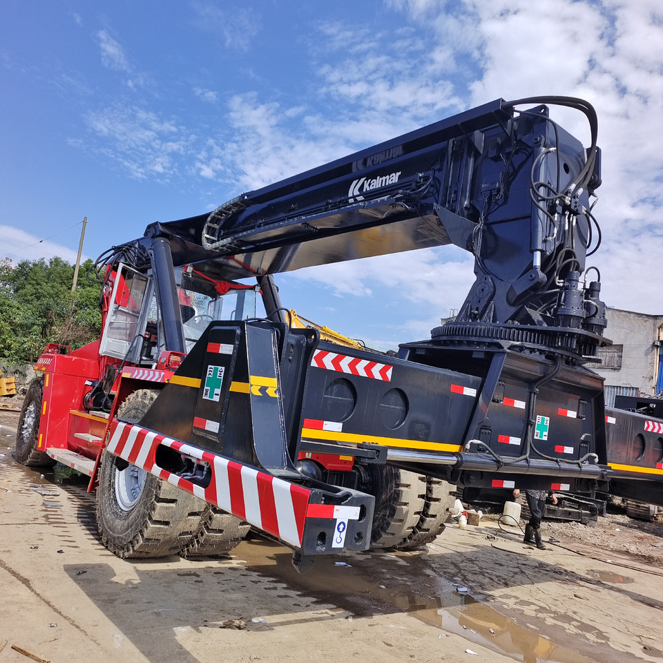 KALMAR DRF450 - Reachstacker: φωτογραφία 4 KALMAR DRF450 - Reachstacker: φωτογραφία 4