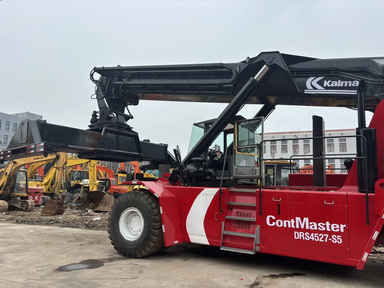 KALMAR DRS4527-S5 - Reachstacker: φωτογραφία 4 KALMAR DRS4527-S5 - Reachstacker: φωτογραφία 4