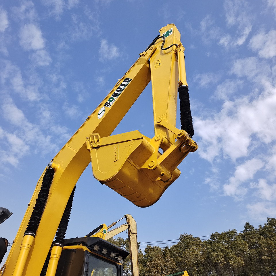 KOMATSU PC200-8 - Ερπυστριοφόρος εκσκαφέας: φωτογραφία 2 KOMATSU PC200-8 - Ερπυστριοφόρος εκσκαφέας: φωτογραφία 2