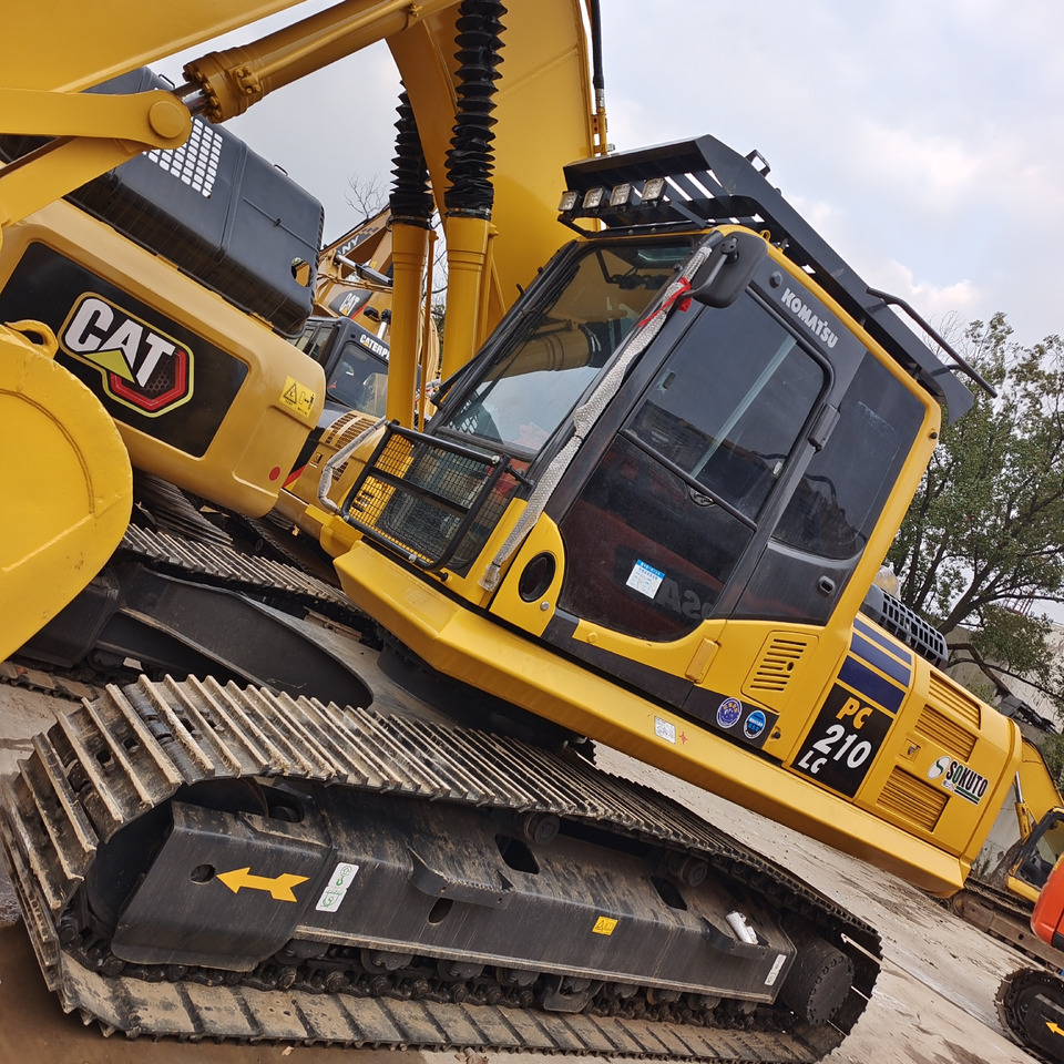 KOMATSU PC210LC-8 - Ερπυστριοφόρος εκσκαφέας: φωτογραφία 1 KOMATSU PC210LC-8 - Ερπυστριοφόρος εκσκαφέας: φωτογραφία 1