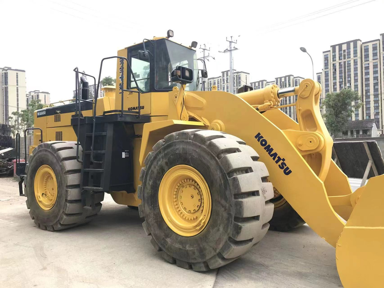 KOMATSU WA 600-6 - Ελαστιχοφόρος φορτωτής: φωτογραφία 1 KOMATSU WA 600-6 - Ελαστιχοφόρος φορτωτής: φωτογραφία 1
