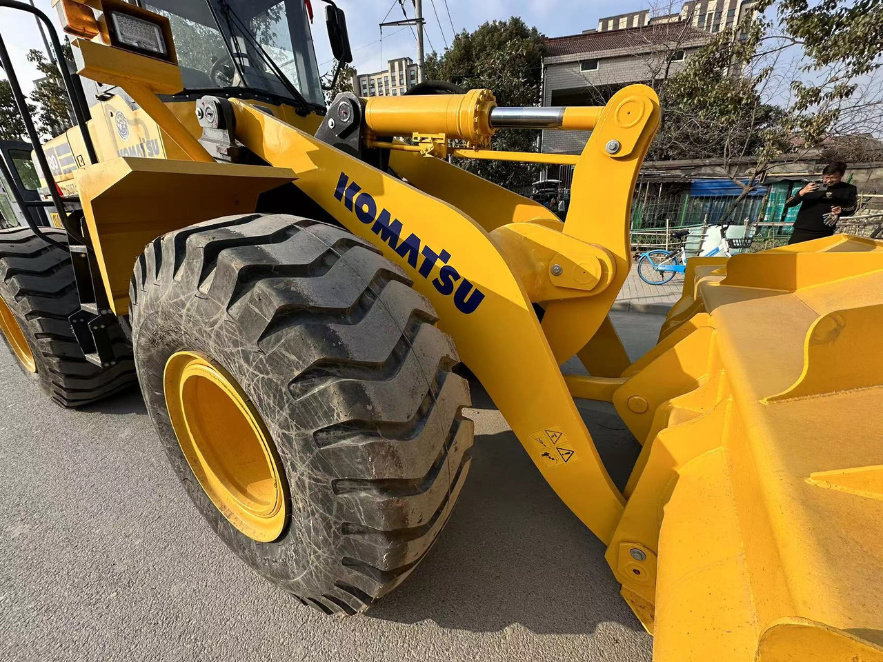 KOMATSU WA380 - Ελαστιχοφόρος φορτωτής: φωτογραφία 3 KOMATSU WA380 - Ελαστιχοφόρος φορτωτής: φωτογραφία 3
