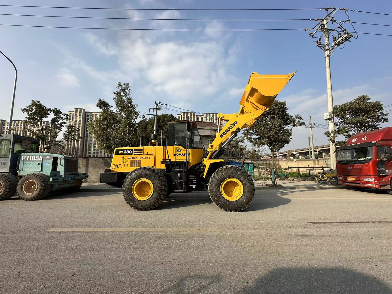 KOMATSU WA380 - Ελαστιχοφόρος φορτωτής: φωτογραφία 3 KOMATSU WA380 - Ελαστιχοφόρος φορτωτής: φωτογραφία 3