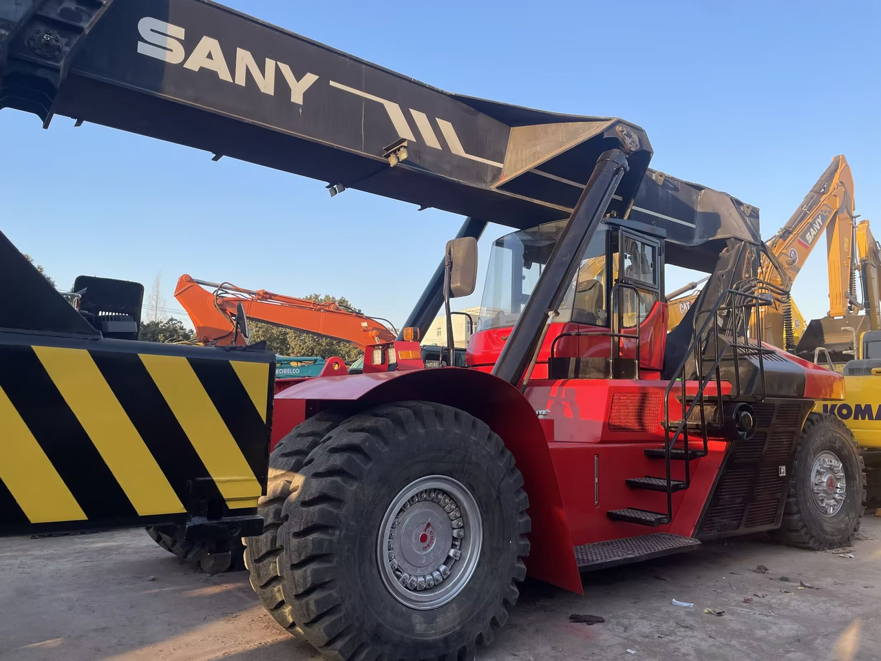 SANY SRSC45C30 45 TON CAPACITY - Reachstacker: φωτογραφία 2 SANY SRSC45C30 45 TON CAPACITY - Reachstacker: φωτογραφία 2