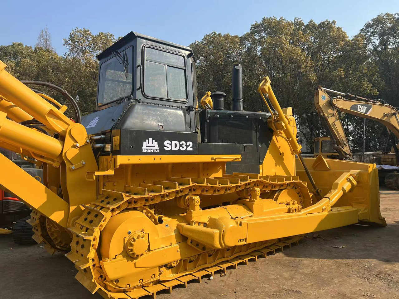 SHANTUI SD32 - Μπουλντόζα: φωτογραφία 1 SHANTUI SD32 - Μπουλντόζα: φωτογραφία 1