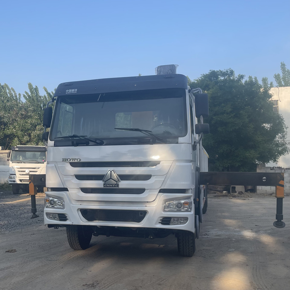 SINOTRUK 8-ton truck-mounted crane HOWO CNHTC - Φορτηγό με γερανό: φωτογραφία 2 SINOTRUK 8-ton truck-mounted crane HOWO CNHTC - Φορτηγό με γερανό: φωτογραφία 2