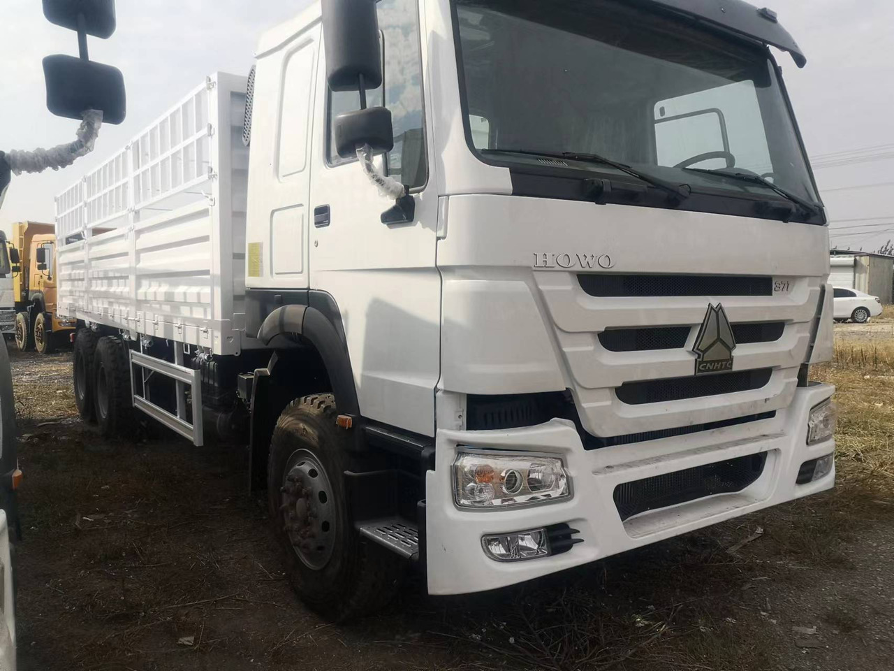 SINOTRUK HOWO LIVESTOCK DUMP TRUCK WITH FENCE 371 375 380 400 420 460 HP - Φορτηγό ανατρεπόμενο: φωτογραφία 2 SINOTRUK HOWO LIVESTOCK DUMP TRUCK WITH FENCE 371 375 380 400 420 460 HP - Φορτηγό ανατρεπόμενο: φωτογραφία 2