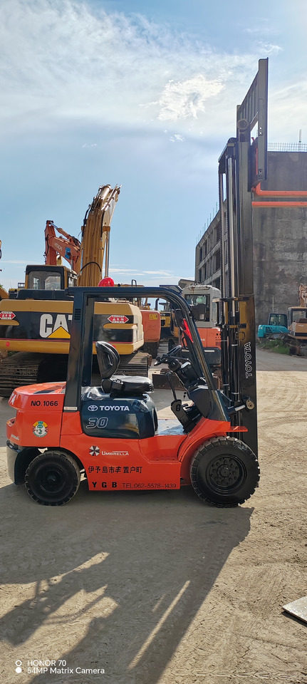 TOYOTA FD30 - Πετρελαιοκίνητο περονοφόρο: φωτογραφία 5 TOYOTA FD30 - Πετρελαιοκίνητο περονοφόρο: φωτογραφία 5