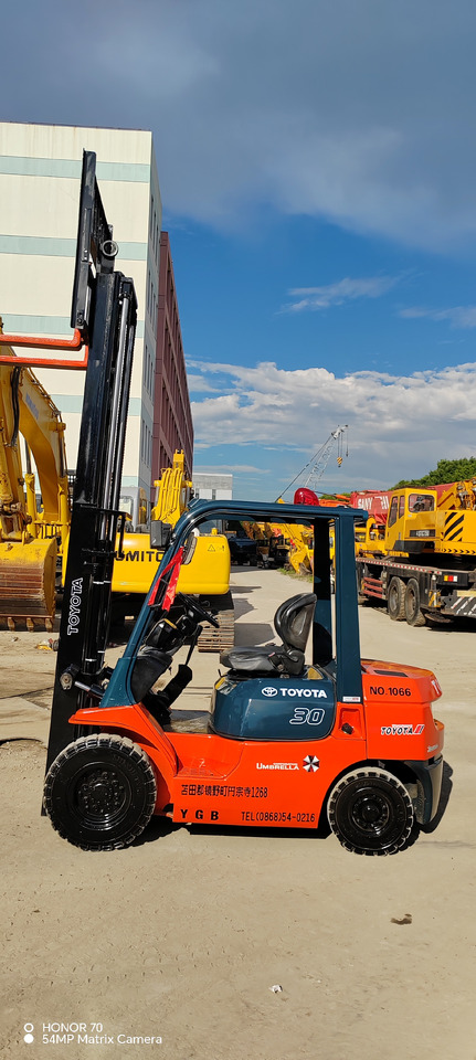 TOYOTA FD30 - Πετρελαιοκίνητο περονοφόρο: φωτογραφία 3 TOYOTA FD30 - Πετρελαιοκίνητο περονοφόρο: φωτογραφία 3