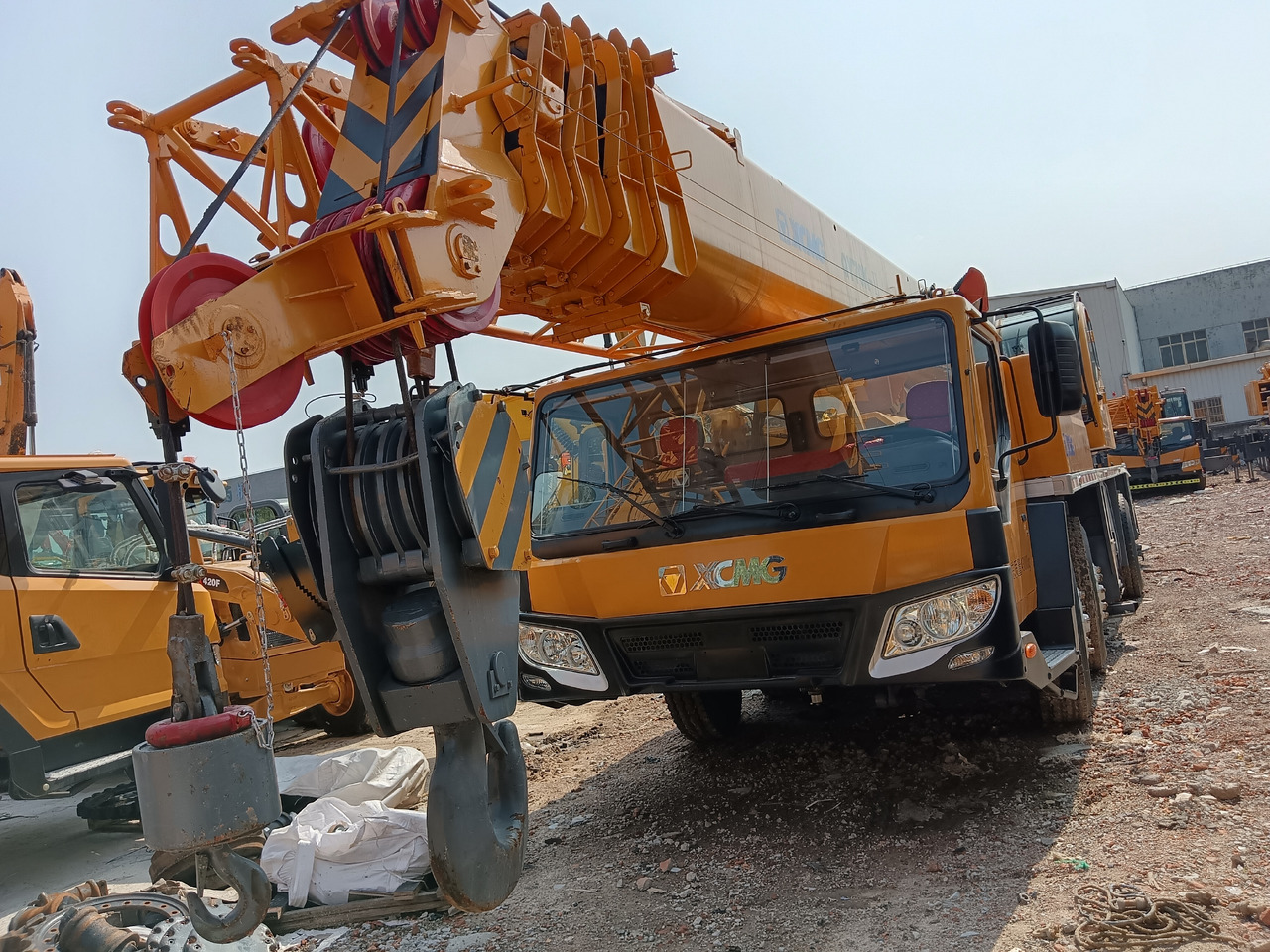 XCMG QY70K 70 TON - Τηλεσκοπικός γερανός: φωτογραφία 2 XCMG QY70K 70 TON - Τηλεσκοπικός γερανός: φωτογραφία 2