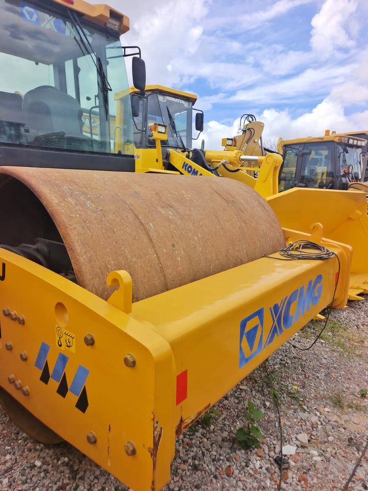 Ασφαλτικός οδοστρωτήρας XCMG XS183J: φωτογραφία 9