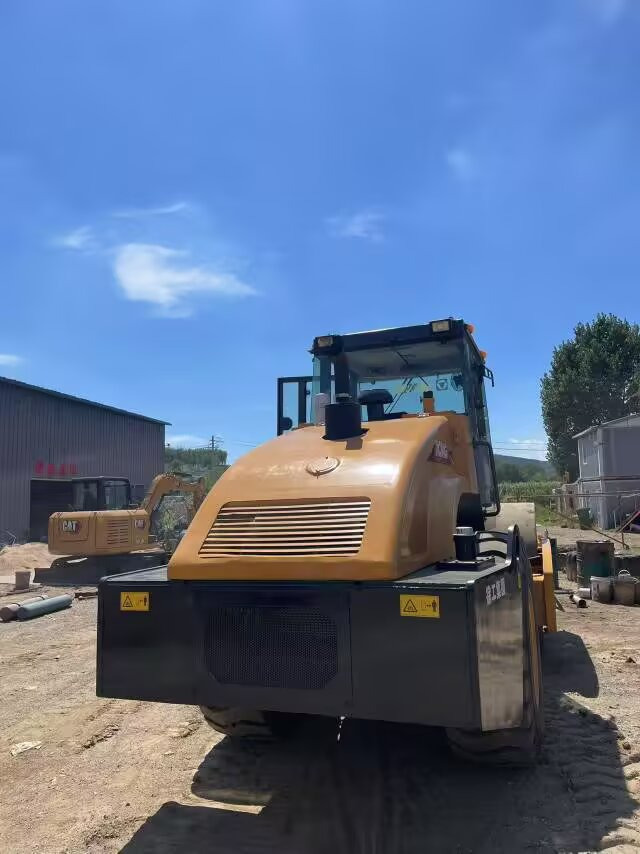 XCMG XS222J XS223J - Ελαστιχοφόρος φορτωτής: φωτογραφία 4 XCMG XS222J XS223J - Ελαστιχοφόρος φορτωτής: φωτογραφία 4