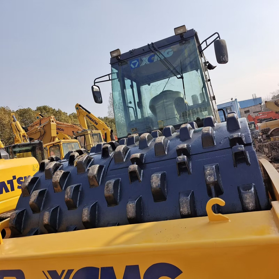 XCMG XS223J WITH SHEEP FOOT PAD - Ασφαλτικός οδοστρωτήρας: φωτογραφία 1 XCMG XS223J WITH SHEEP FOOT PAD - Ασφαλτικός οδοστρωτήρας: φωτογραφία 1