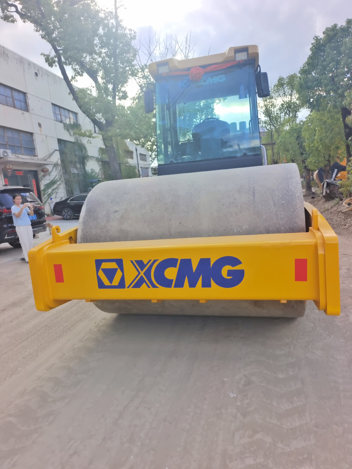 XCMG XS223J - Ασφαλτικός οδοστρωτήρας: φωτογραφία 4 XCMG XS223J - Ασφαλτικός οδοστρωτήρας: φωτογραφία 4