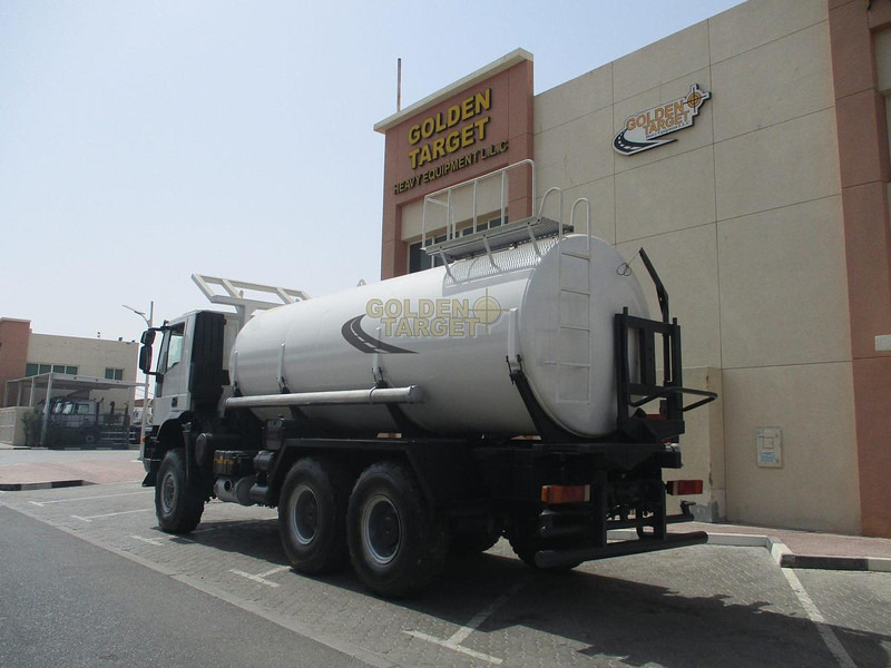 Iveco TRAKKER 380 - Φορτηγό βυτιοφόρο: φωτογραφία 4 Iveco TRAKKER 380 - Φορτηγό βυτιοφόρο: φωτογραφία 4