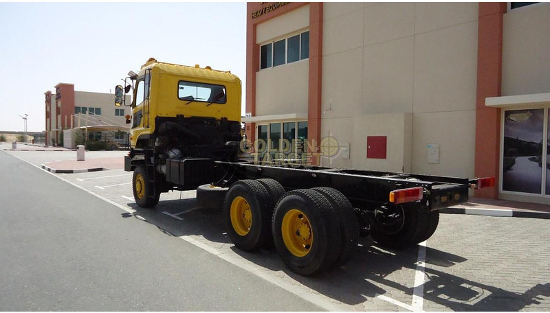 Nissan CZ4YL - Επικαθήμενο σασί: φωτογραφία 4 Nissan CZ4YL - Επικαθήμενο σασί: φωτογραφία 4