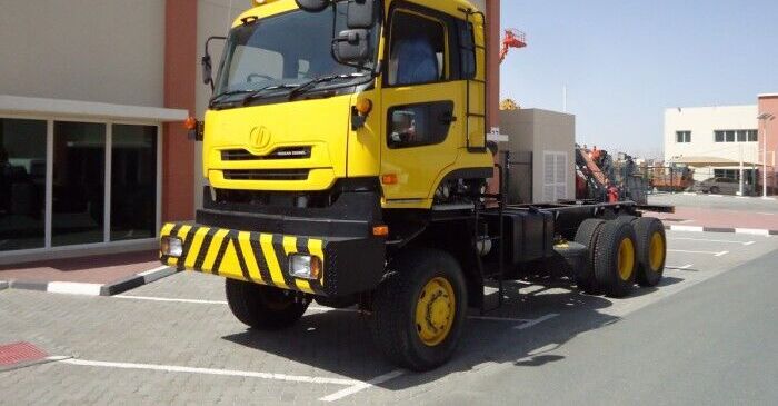 Nissan UD CZ4YL 6x6 Chassis Truck - Φορτηγό σασί: φωτογραφία 1 Nissan UD CZ4YL 6x6 Chassis Truck - Φορτηγό σασί: φωτογραφία 1