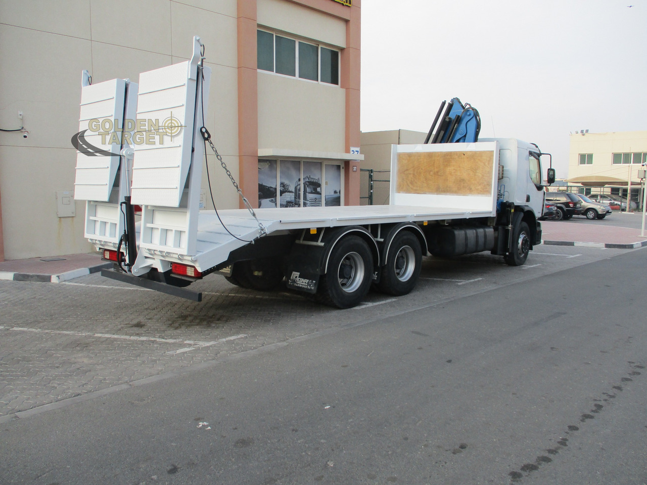 RENAULT Kerax 380 6×4 Crane Truck - Φορτηγό με γερανό: φωτογραφία 3 RENAULT Kerax 380 6×4 Crane Truck - Φορτηγό με γερανό: φωτογραφία 3