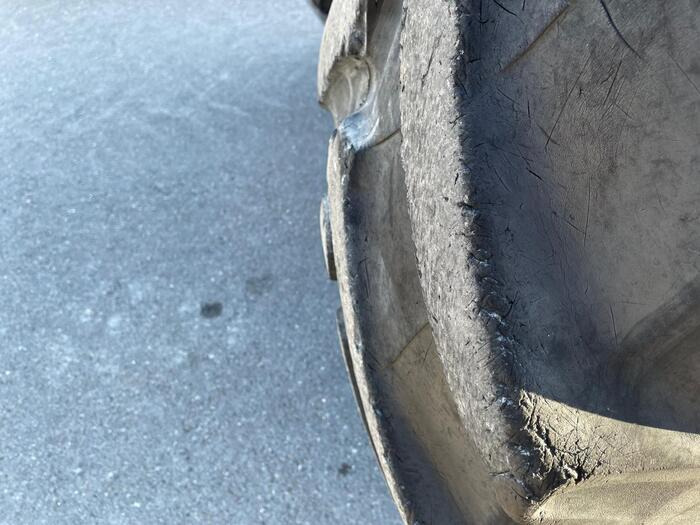 Claas Arion 650 - Τρακτέρ: φωτογραφία 2 Claas Arion 650 - Τρακτέρ: φωτογραφία 2