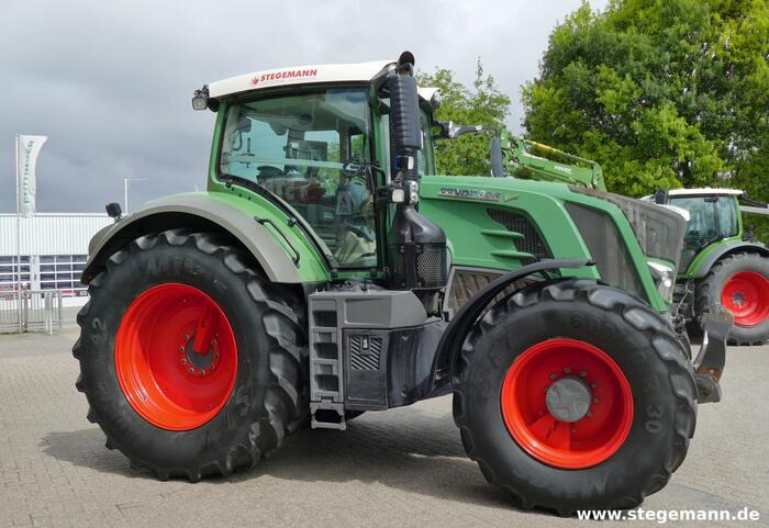 Fendt 826 Vario - Τρακτέρ: φωτογραφία 3 Fendt 826 Vario - Τρακτέρ: φωτογραφία 3