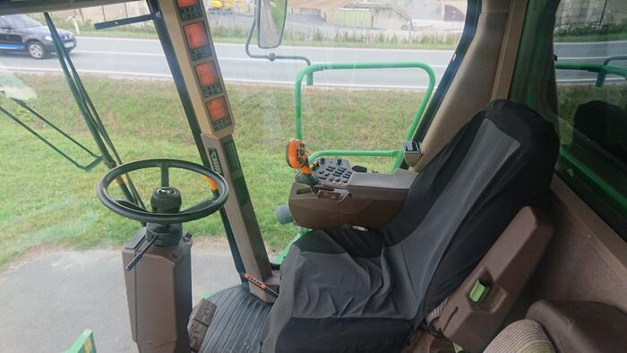 John Deere C 670 - Θεριζοαλωνιστική μηχανή: φωτογραφία 3 John Deere C 670 - Θεριζοαλωνιστική μηχανή: φωτογραφία 3