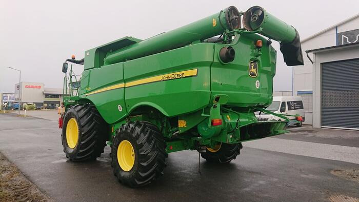 John Deere S670 - Θεριζοαλωνιστική μηχανή: φωτογραφία 4 John Deere S670 - Θεριζοαλωνιστική μηχανή: φωτογραφία 4