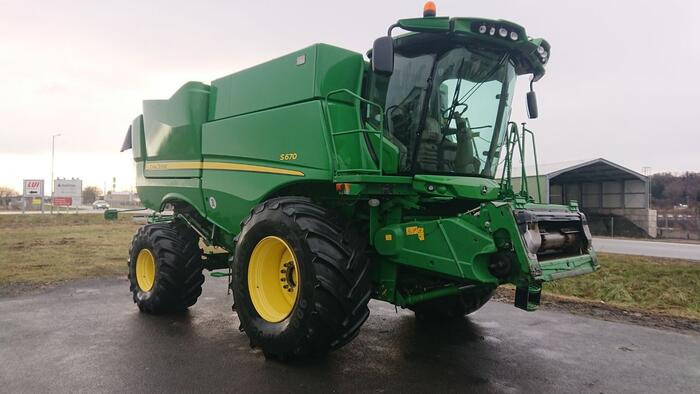 John Deere S670 - Θεριζοαλωνιστική μηχανή: φωτογραφία 2 John Deere S670 - Θεριζοαλωνιστική μηχανή: φωτογραφία 2