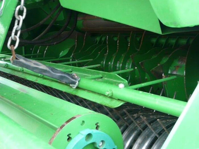 John Deere V461R - Χορτοδετική μηχανή στρόγγυλης μπάλας: φωτογραφία 4 John Deere V461R - Χορτοδετική μηχανή στρόγγυλης μπάλας: φωτογραφία 4