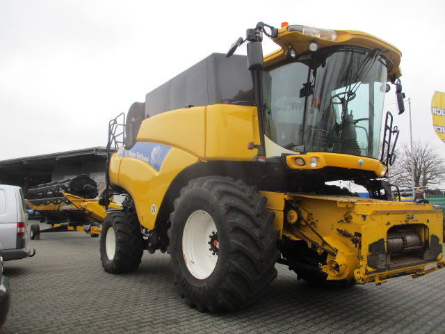New Holland CR 9060 Elevation - Θεριζοαλωνιστική μηχανή: φωτογραφία 2 New Holland CR 9060 Elevation - Θεριζοαλωνιστική μηχανή: φωτογραφία 2