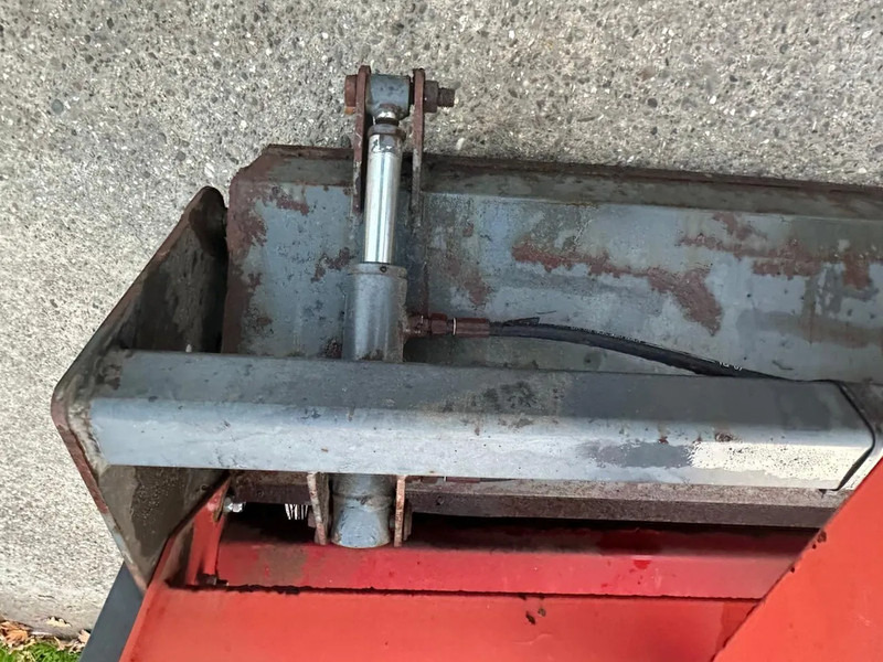 Hekamp Veegmachine met opvangbak Hydraulisch borstel - Τρακτέρ: φωτογραφία 5 Hekamp Veegmachine met opvangbak Hydraulisch borstel - Τρακτέρ: φωτογραφία 5