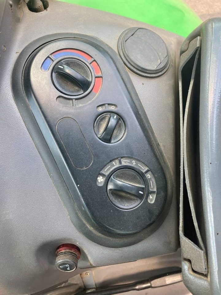 Τρακτέρ Deutz-fahr AGROTRON 260: φωτογραφία 11 Τρακτέρ Deutz-fahr AGROTRON 260: φωτογραφία 11