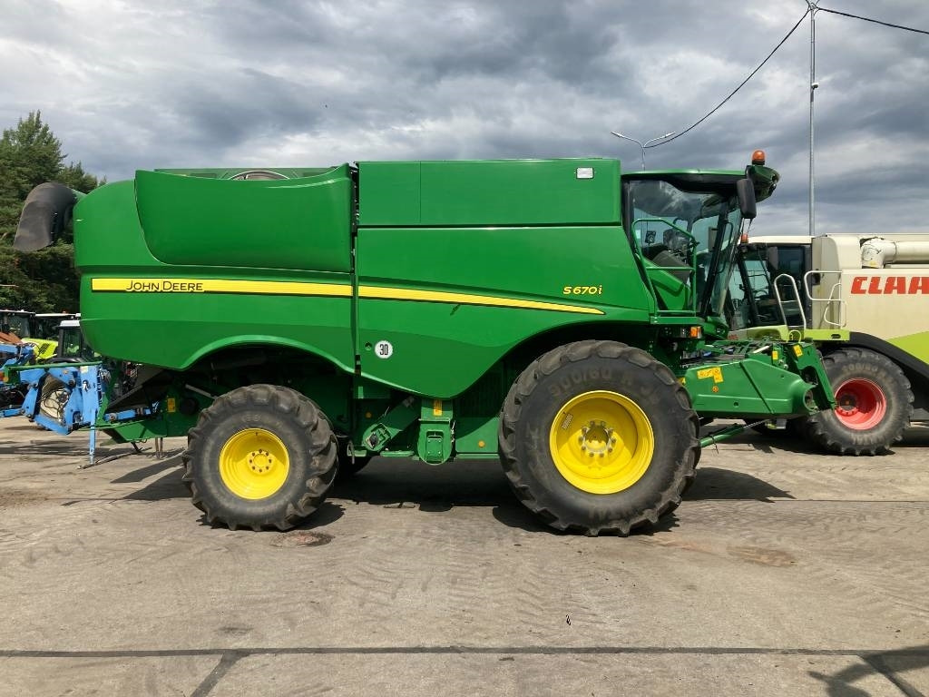 John Deere S 670 i - Θεριζοαλωνιστική μηχανή: φωτογραφία 4 John Deere S 670 i - Θεριζοαλωνιστική μηχανή: φωτογραφία 4
