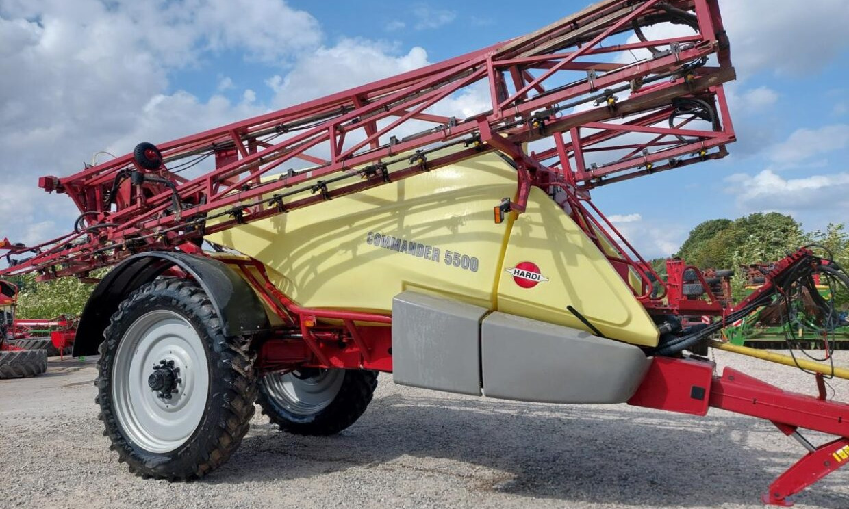 Hardi Commander 5500i -30m - Συρόμενο ψεκαστικό: φωτογραφία 1 Hardi Commander 5500i -30m - Συρόμενο ψεκαστικό: φωτογραφία 1