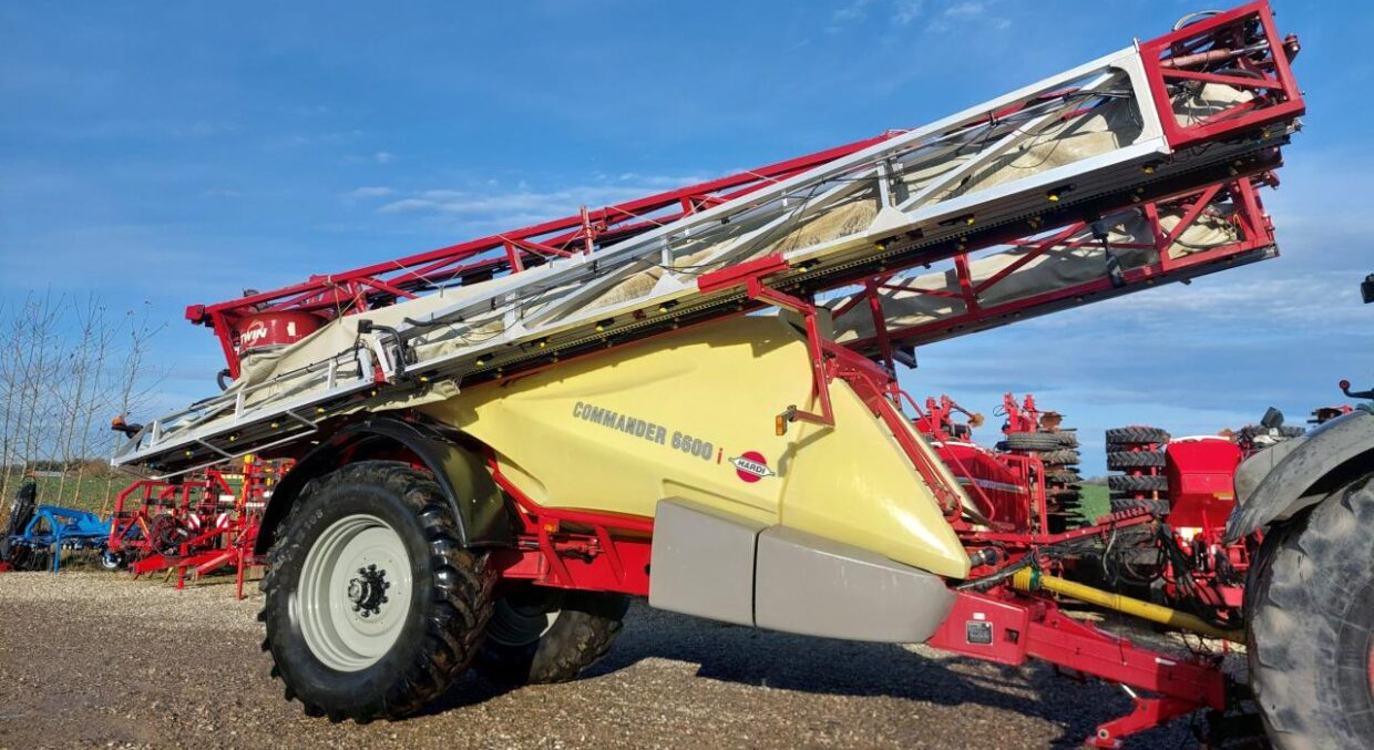 Hardi Commander 6600i - 36m Twin - Συρόμενο ψεκαστικό: φωτογραφία 1 Hardi Commander 6600i - 36m Twin - Συρόμενο ψεκαστικό: φωτογραφία 1
