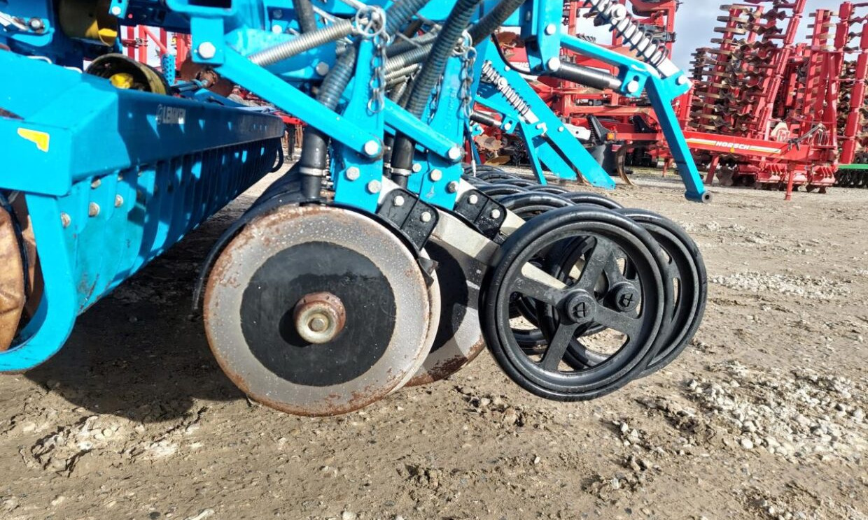 Lemken Zirkon 10/400 - Solitair 9-400 - Σπαρτική με σβάρνα: φωτογραφία 5 Lemken Zirkon 10/400 - Solitair 9-400 - Σπαρτική με σβάρνα: φωτογραφία 5