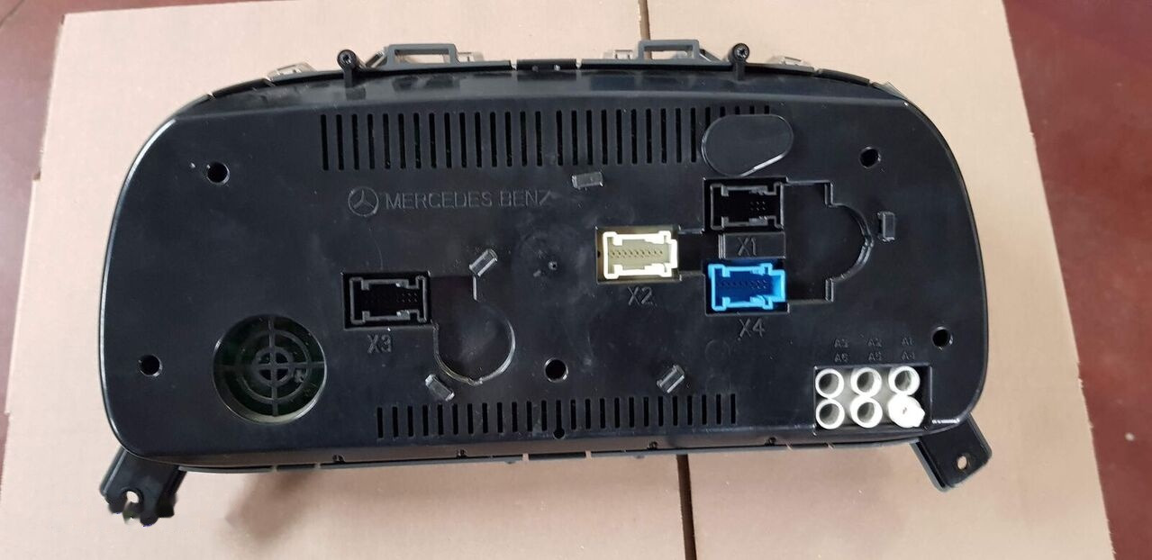 Mercedes-Benz ATEGO - Ταμπλό αυτοκινήτου για Φορτηγό: φωτογραφία 1 Mercedes-Benz ATEGO - Ταμπλό αυτοκινήτου για Φορτηγό: φωτογραφία 1