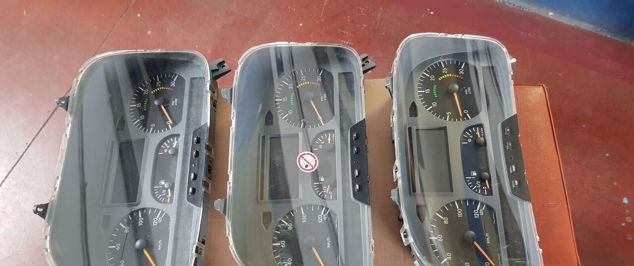 Mercedes-Benz AXOR EURO 5 - Ταμπλό αυτοκινήτου για Φορτηγό: φωτογραφία 1 Mercedes-Benz AXOR EURO 5 - Ταμπλό αυτοκινήτου για Φορτηγό: φωτογραφία 1