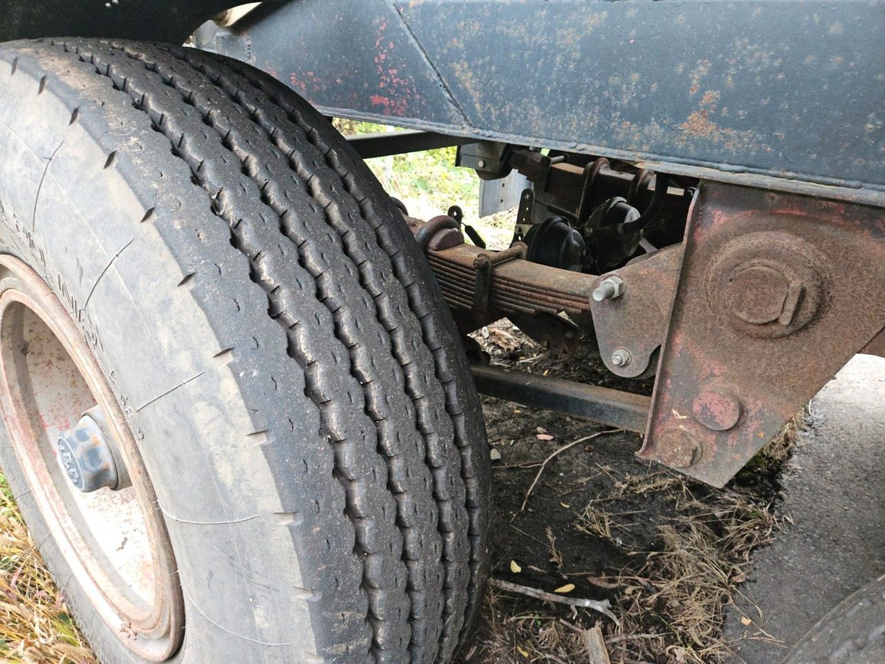 Kässbohrer Silo Güllefaß 33m³ Blattfederung - Σιλοφόρο: φωτογραφία 5 Kässbohrer Silo Güllefaß 33m³ Blattfederung - Σιλοφόρο: φωτογραφία 5