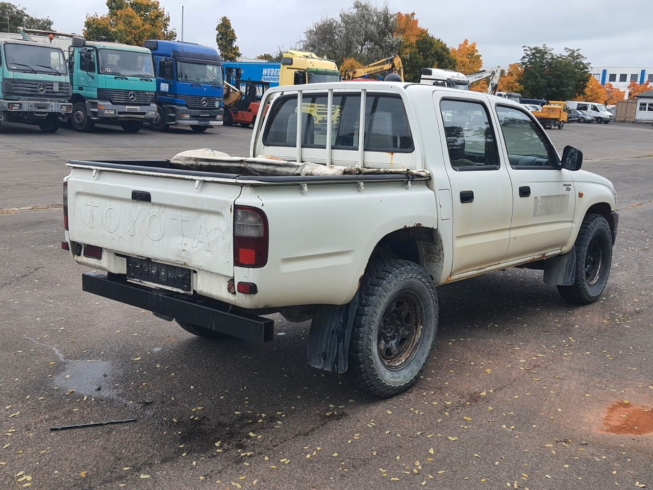 Toyota Hilux Double Cab 4x4 - SUV: φωτογραφία 3 Toyota Hilux Double Cab 4x4 - SUV: φωτογραφία 3