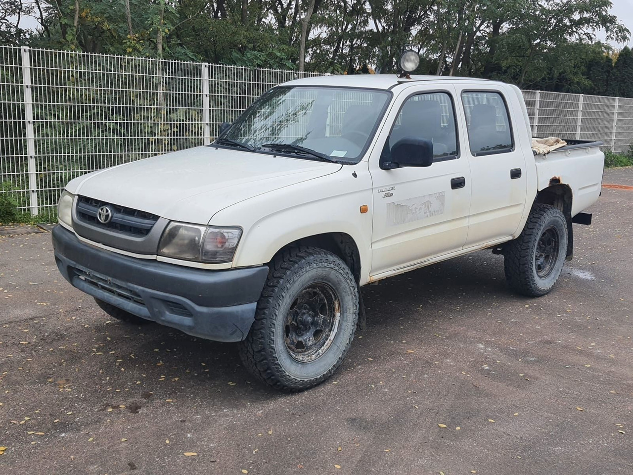 Toyota Hilux Double Cab 4x4 - SUV: φωτογραφία 2 Toyota Hilux Double Cab 4x4 - SUV: φωτογραφία 2