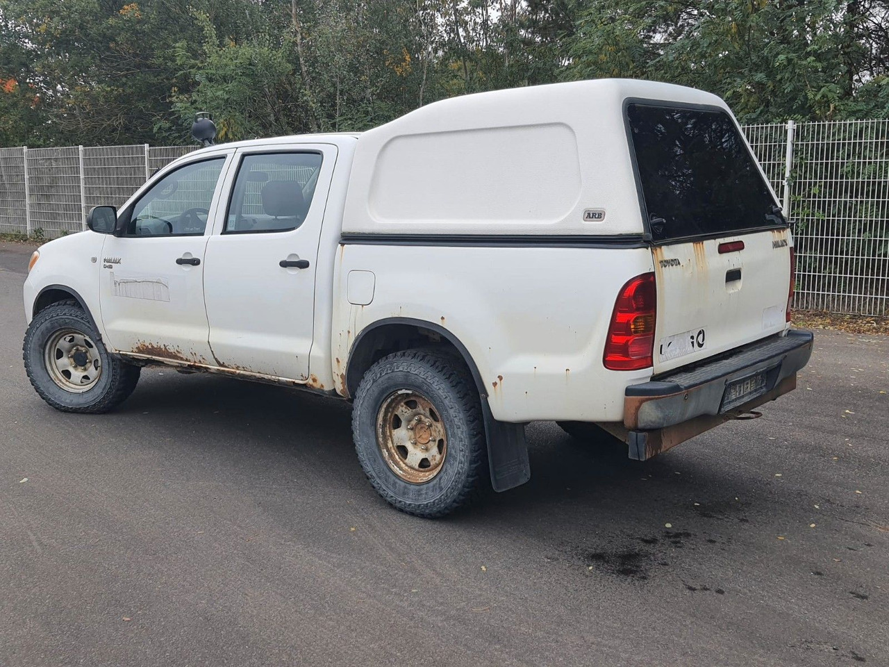 Toyota Hilux Double Cab 4x4 - SUV: φωτογραφία 3 Toyota Hilux Double Cab 4x4 - SUV: φωτογραφία 3