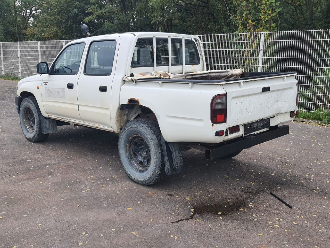 Toyota Hilux Double Cab 4x4 - SUV: φωτογραφία 4 Toyota Hilux Double Cab 4x4 - SUV: φωτογραφία 4