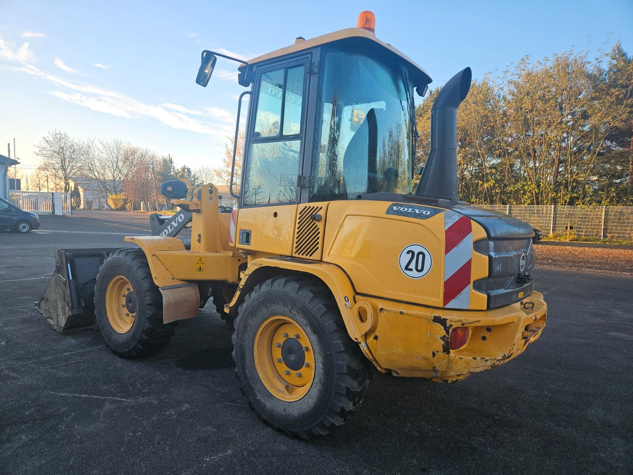 Volvo L30G Radlader mit Klappschaufel - Ελαστιχοφόρος φορτωτής: φωτογραφία 4 Volvo L30G Radlader mit Klappschaufel - Ελαστιχοφόρος φορτωτής: φωτογραφία 4