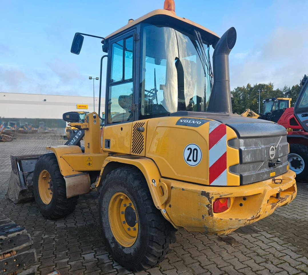Volvo L30G Radlader mit Klappschaufel - Ελαστιχοφόρος φορτωτής: φωτογραφία 2 Volvo L30G Radlader mit Klappschaufel - Ελαστιχοφόρος φορτωτής: φωτογραφία 2
