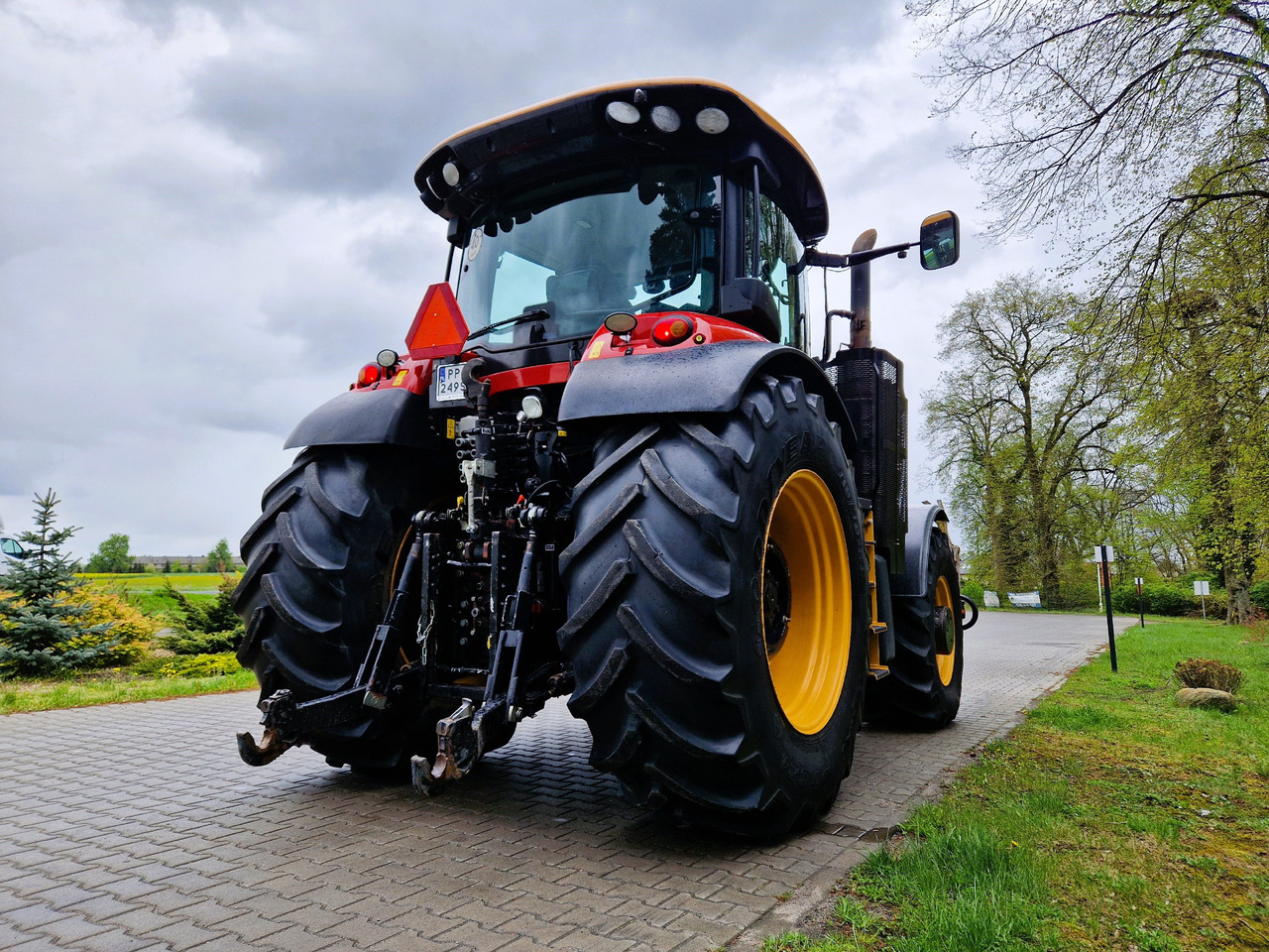 Versatile Buhler 335 - Τρακτέρ: φωτογραφία 4 Versatile Buhler 335 - Τρακτέρ: φωτογραφία 4