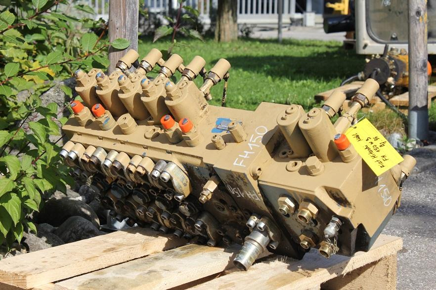 Fiat-Hitachi FH 150 - Υδραυλική βαλβίδα για Κατασκευή μηχανήματα: φωτογραφία 4 Fiat-Hitachi FH 150 - Υδραυλική βαλβίδα για Κατασκευή μηχανήματα: φωτογραφία 4