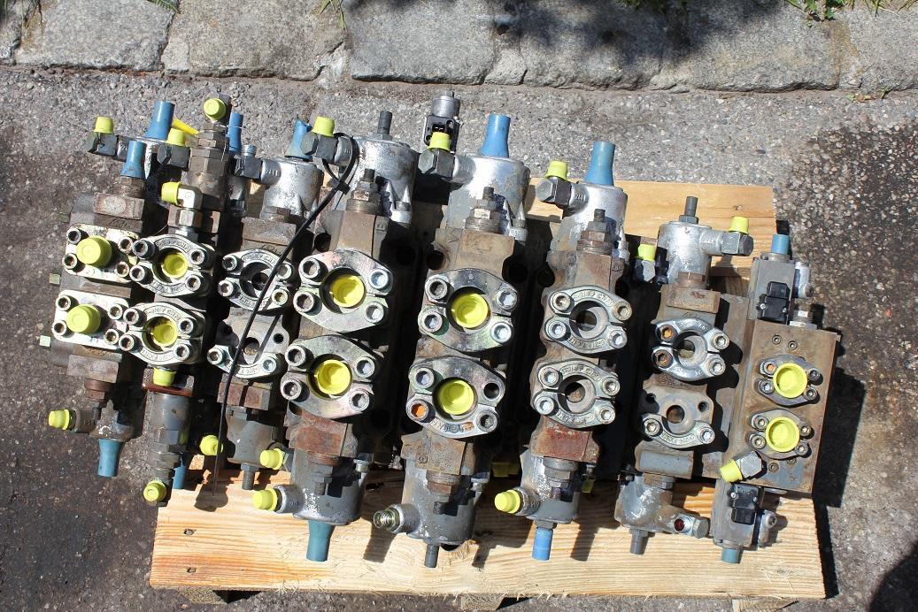 Liebherr R 924 compact - Υδραυλική βαλβίδα για Κατασκευή μηχανήματα: φωτογραφία 2 Liebherr R 924 compact - Υδραυλική βαλβίδα για Κατασκευή μηχανήματα: φωτογραφία 2