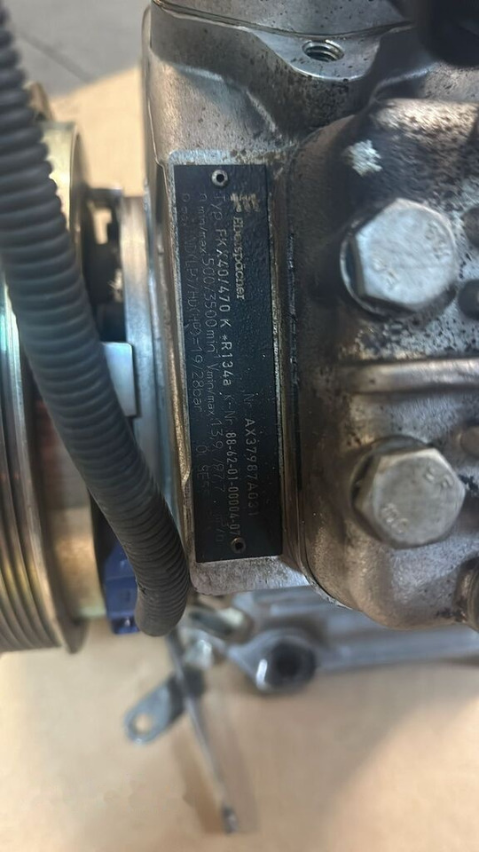 Sprężarka kompresor klimatyzacji Bock Eberspacher FKX40/470K 8862010000407 - Κομπρεσέρ A/C για Φορτηγό: φωτογραφία 4 Sprężarka kompresor klimatyzacji Bock Eberspacher FKX40/470K 8862010000407 - Κομπρεσέρ A/C για Φορτηγό: φωτογραφία 4