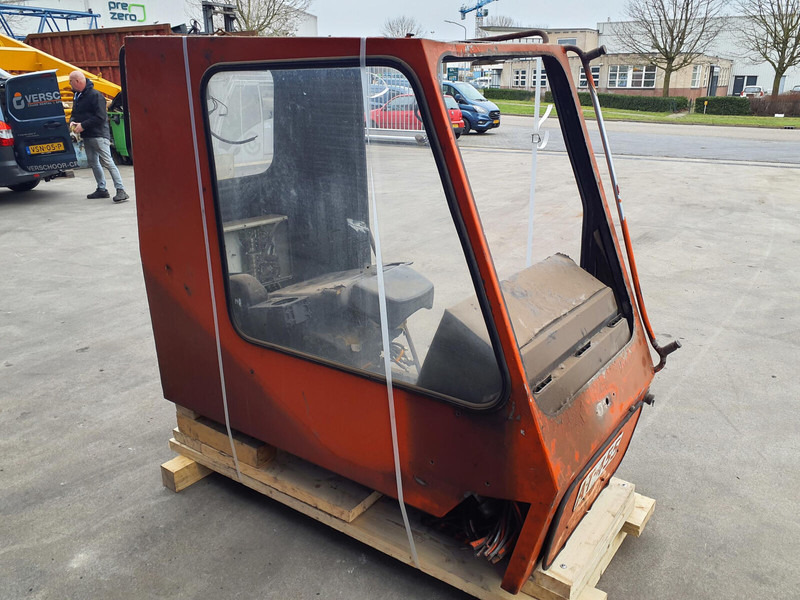 Krupp KMK 3045 upper cabin - Καμπίνα και εσωτερικό για Γερανός: φωτογραφία 4 Krupp KMK 3045 upper cabin - Καμπίνα και εσωτερικό για Γερανός: φωτογραφία 4