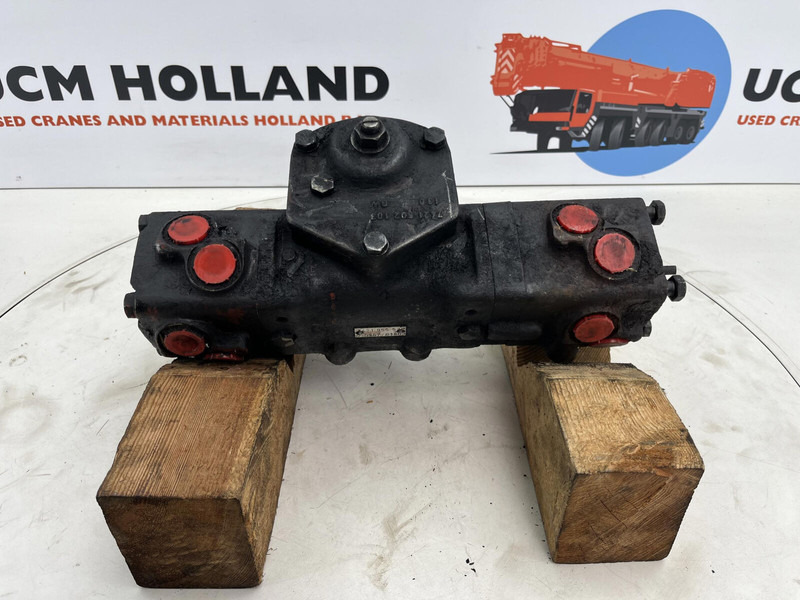 Krupp KMK 4070 steering box only for parts - Κολώνα τιμονιού για Γερανός: φωτογραφία 5 Krupp KMK 4070 steering box only for parts - Κολώνα τιμονιού για Γερανός: φωτογραφία 5